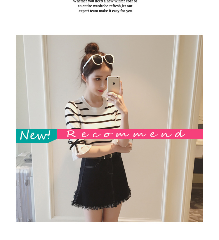  เสื้อยืดแฟชั่นลายริ้วขาวดำ คอกลม แขนสามส่วน ดีเทลแต่งโบว์ที่ปลายแขน ใส่เที่ยว หรือลำลอง สวยหวานน่ารักสไตล์เกาหลี