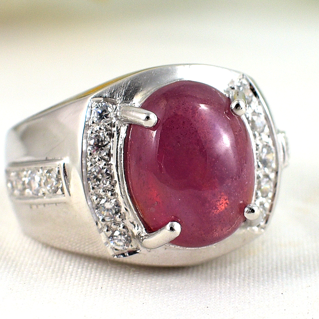 แหวนเงินแท้ราคาถูกชุบทองคำขาว พลอยแท้ทับทิม 8.0 กะรัต เพชรCZ 0.54 กะรัต งานประณีตสวยงาม สั่งผลิตค่ะ