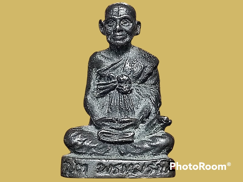 รูปเหมือนสมเด็จพระพุฒาจารย์(โต) พรหมรังสี วัดระฆังโฆสิตาราม รุ่นอนุสรณ์ 100 ปี 2515 เนื้อนวะ