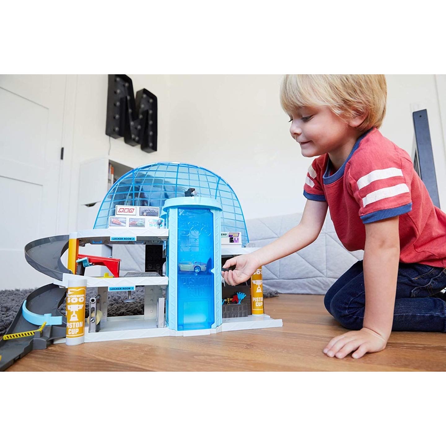 Disney Pixar Cars 3 Florida Speedway Mega Garage