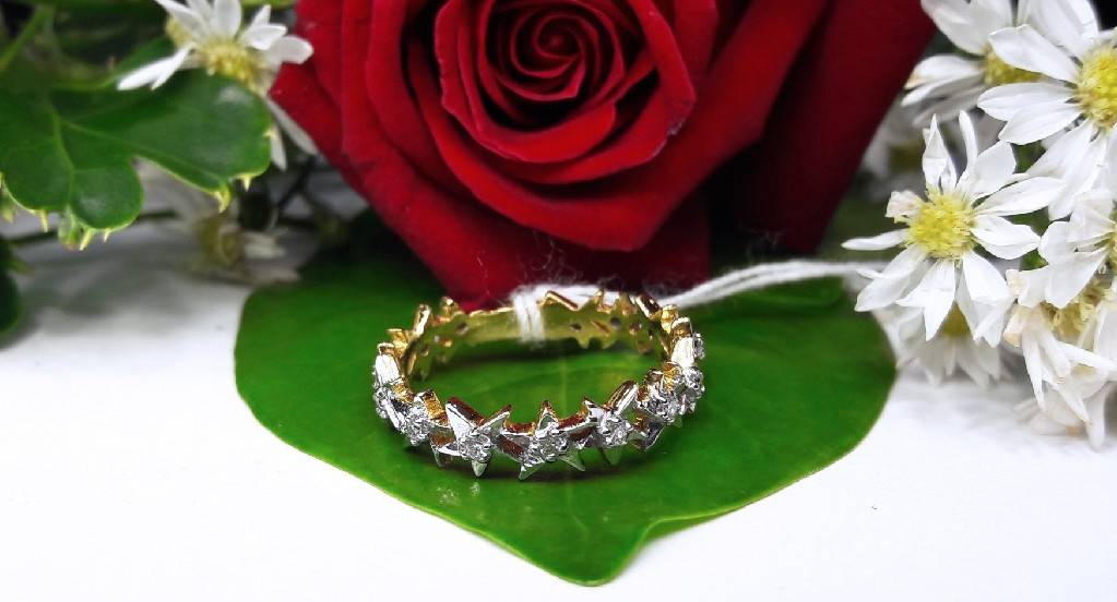 สั่งผลิตเพชรเบลเยี่ยมคัท แหวนแต่งงาน แหวนหมั้น ใส่เที่ยว ออกงาน แหวนทองคำ 18K เพชรแท้ 0.14 กะรัต 2.70 กรัม น้ำ 99 ราคาถูกมาก มีใบรับประกันค่ะ