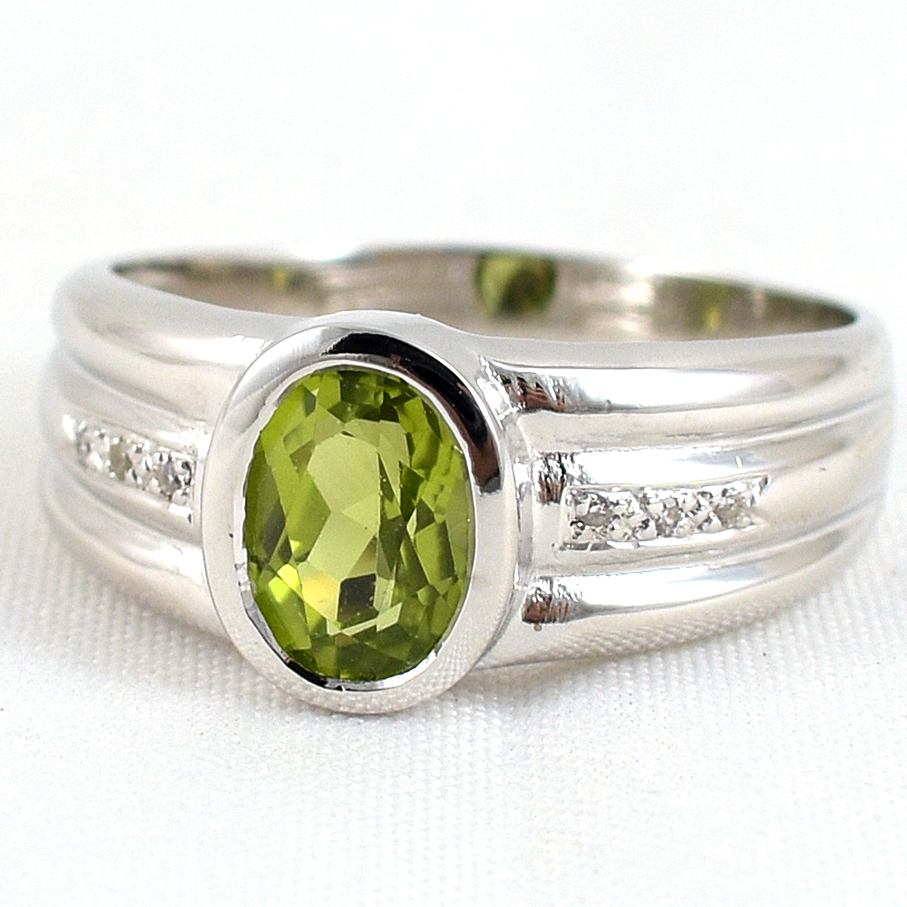 แหวนเงินแท้ราคาถูกชุบทองคำขาว เพอริดอทแท้ 1.33 กะรัต เพชรCZ 0.042 กะรัต งานประณีตสวยงาม สั่งผลิตค่ะ