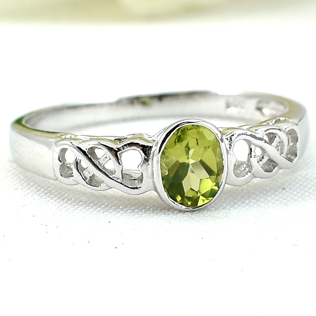 แหวนเงินแท้ราคาถูกชุบทองคำขาว เพอริดอทแท้ 0.45 กะรัต งานประณีตสวยงาม สั่งผลิตค่ะ