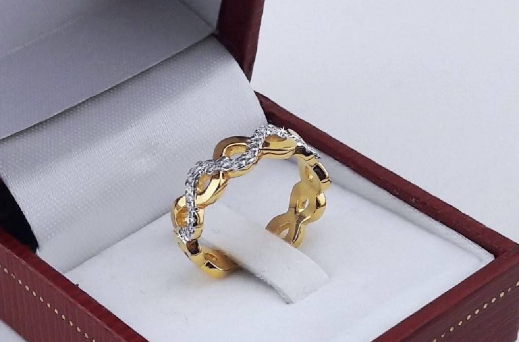 สั่งผลิตเพชรเบลเยี่ยมคัท แหวนแต่งงาน แหวนหมั้น ใส่เที่ยว ออกงาน แหวนทองคำ 18K เพชรแท้ 0.17 กะรัต 4.70 กรัม น้ำ 99 ราคาถูกมาก มีใบรับประกันค่ะ