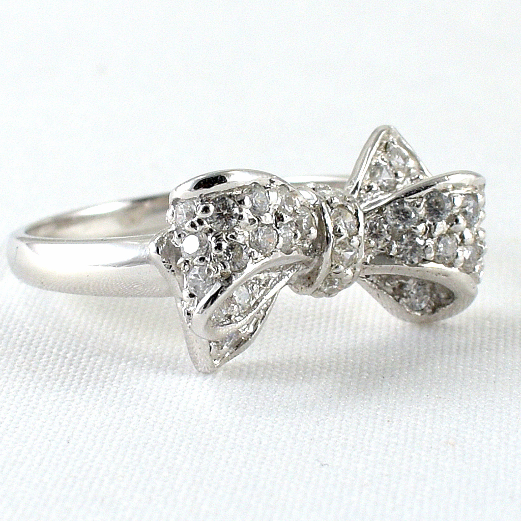 แหวนเงินแท้ราคาถูกชุบทองคำขาว เพชรCZแท้ 0.495 กะรัต งานประณีตสวยงาม สั่งผลิตค่ะ