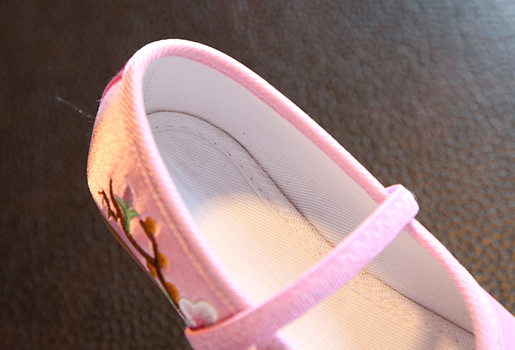 F รองเท้าจีนเด็ก ลายดอกเหมย