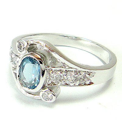 แหวนเงินแท้ราคาถูกชุบทองคำขาว สวิสบลูโทปาซแท้ 0.65 กะรัต เพชรCZ 0.180 กะรัต งานประณีตสวยงาม สั่งผลิตค่ะ