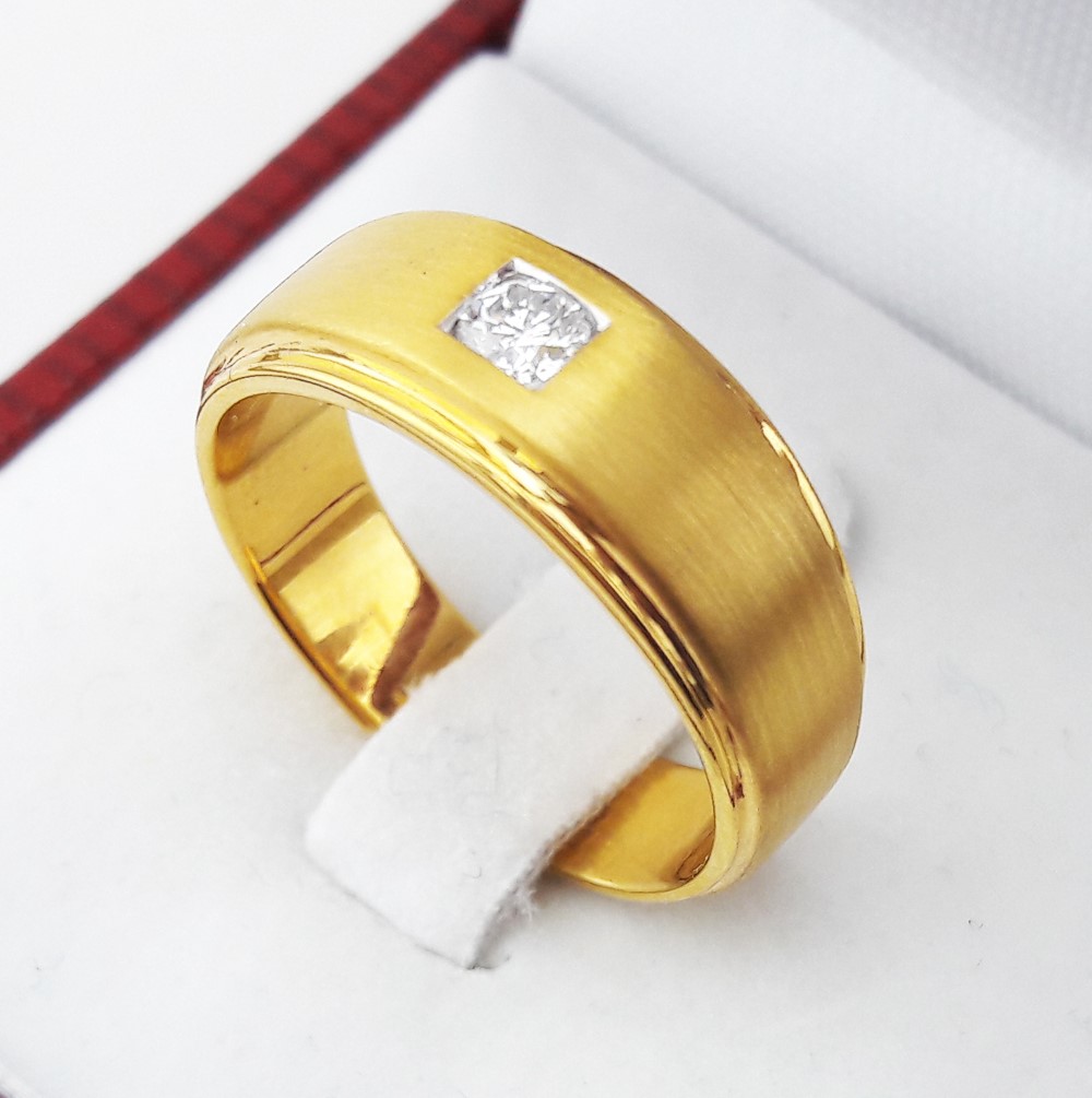 สั่งผลิตเพชรเบลเยี่ยมคัท แหวนแต่งงาน แหวนหมั้น ใส่เที่ยว ออกงาน แหวนทองคำ 18K เพชรแท้ 0.13 กะรัต 7.75 กรัม น้ำ 99 ราคาถูกมาก มีใบรับประกันค่ะ