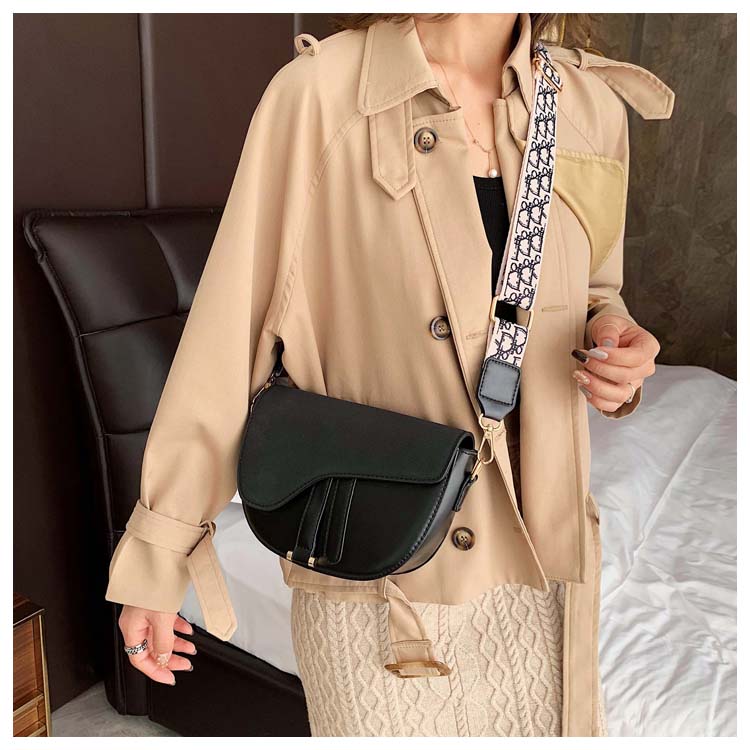 สินค้าพรีออเดอร์ กระเป๋าแฟชั่นสวยหรู มี 4 สี รหัส PO-BAG-040