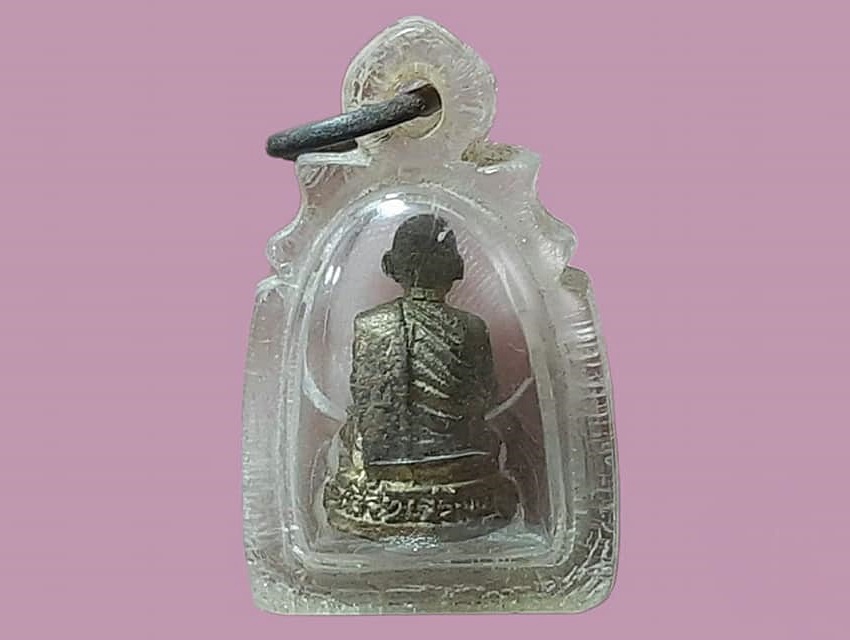 รูปเหมือนหล่อ หลวงพ่ออุย วัดช่องคีรี จ.นครสวรรค์ เลี่ยมพลาสติกคลาสสิก