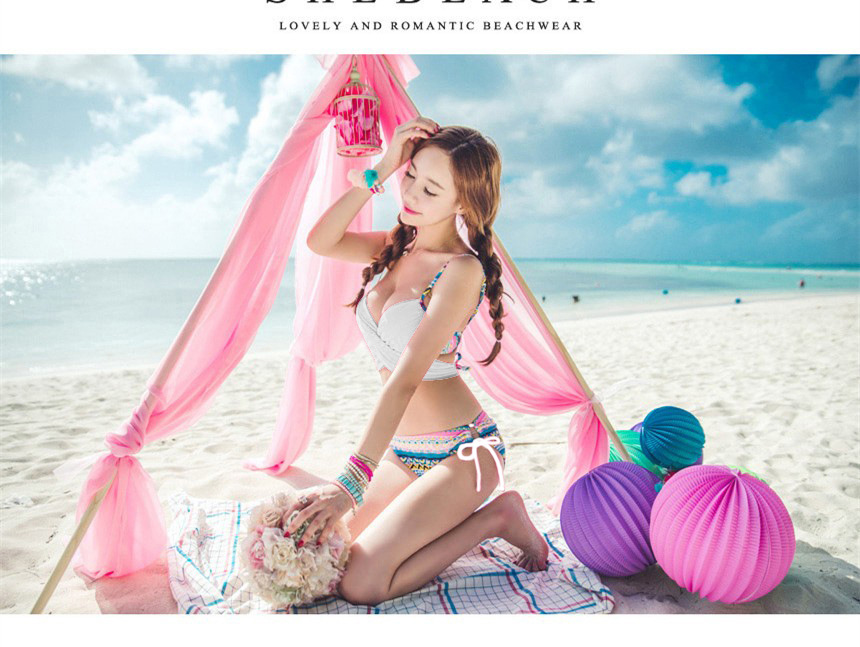 ชุดว่ายน้ำ ไซส์ xl สีขาว กางเกงผ้าลาย รอบอก 32-36 สะโพก 32-38 นิ้วค่ะ สวยมากค่ะ