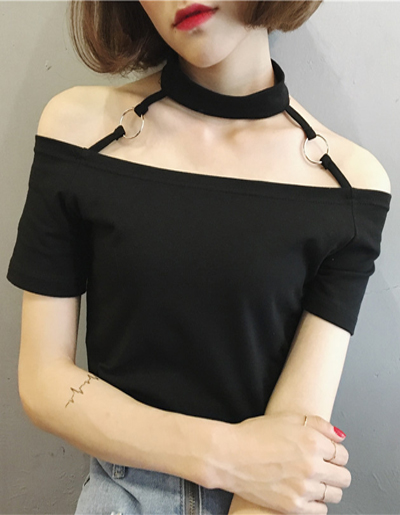 เสื้อครอปแฟชั่นแขนสั้นเปิดไหล่สุดเก๋ แต่งสายคล้องคอสวยปนเซ็กซี่สไตล์เกาหลี รหัส 1607-สีดำ