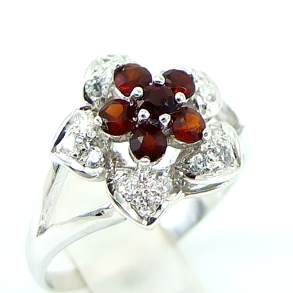 แหวนเงินแท้ราคาถูกชุบทองคำขาว พลอยแท้โกเมน 0.36 กะรัต เพชรCZ 0.225 กะรัต งานประณีตสวยงาม สั่งผลิตค่ะ