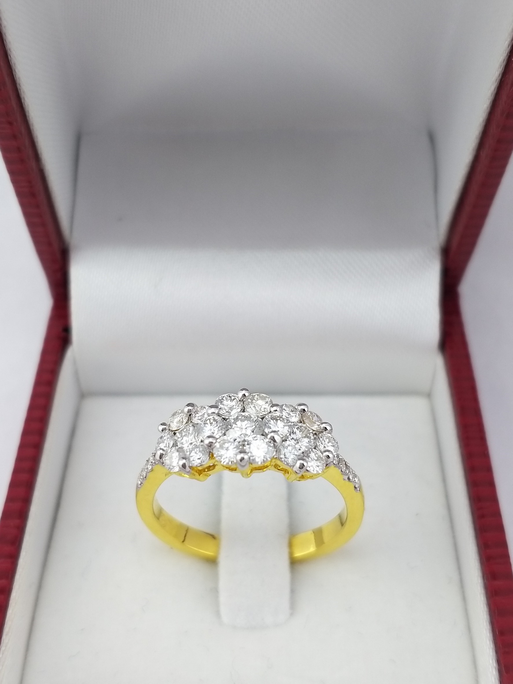 สั่งผลิตเพชรเบลเยี่ยมคัท แหวนแต่งงาน แหวนหมั้น ใส่เที่ยว ออกงาน แหวนทองคำ 18K เพชรแท้ 1.03 กะรัต 4.23 กรัม น้ำ 99 ราคาถูกมาก มีใบรับประกันค่ะ