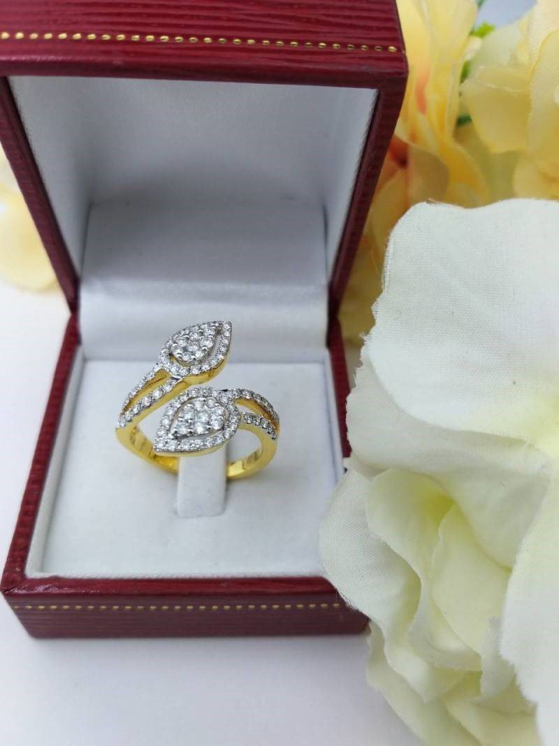 สั่งผลิตเพชรเบลเยี่ยมคัท แหวนแต่งงาน แหวนหมั้น ใส่เที่ยว ออกงาน แหวนทองคำ 18K เพชรแท้ 0.93 กะรัต 5.86 กรัม น้ำ 99 ราคาถูกมาก มีใบรับประกันค่ะ