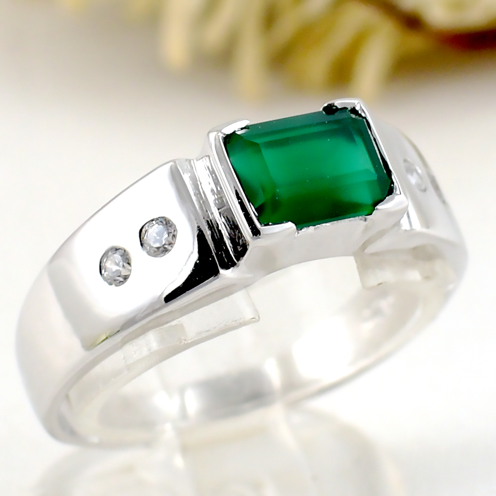 แหวนเงินแท้ราคาถูกชุบทองคำขาว พลอยแท้กรีนอะเกท 0.75 กะรัต เพชรCZ 0.12 กะรัต งานประณีตสวยงาม สั่งผลิตค่ะ