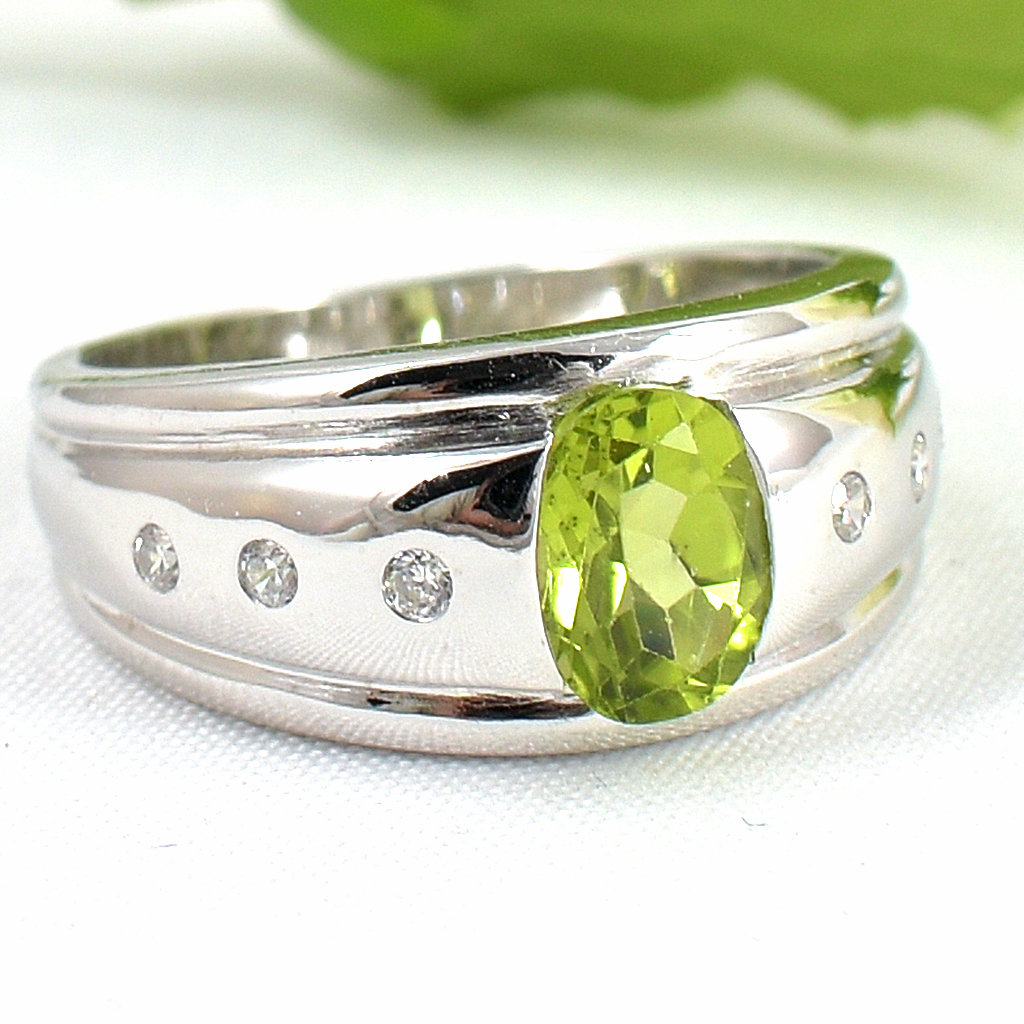 แหวนเงินแท้ราคาถูกชุบทองคำขาว เพอริดอทแท้ 1.60 กะรัต เพชรCZ 0.18 กะรัต งานประณีตสวยงาม สั่งผลิตค่ะ