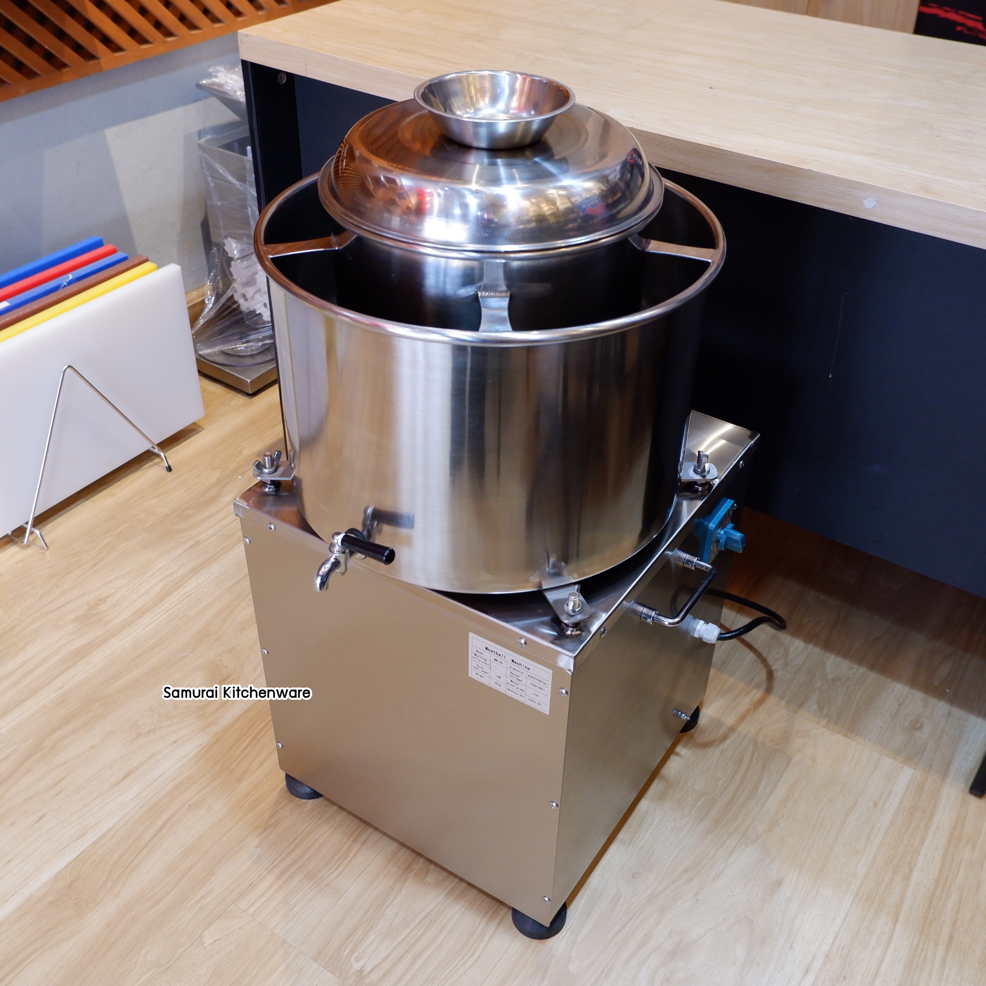 เครื่องสับผสมลูกชิ้น รุ่น MM-28B