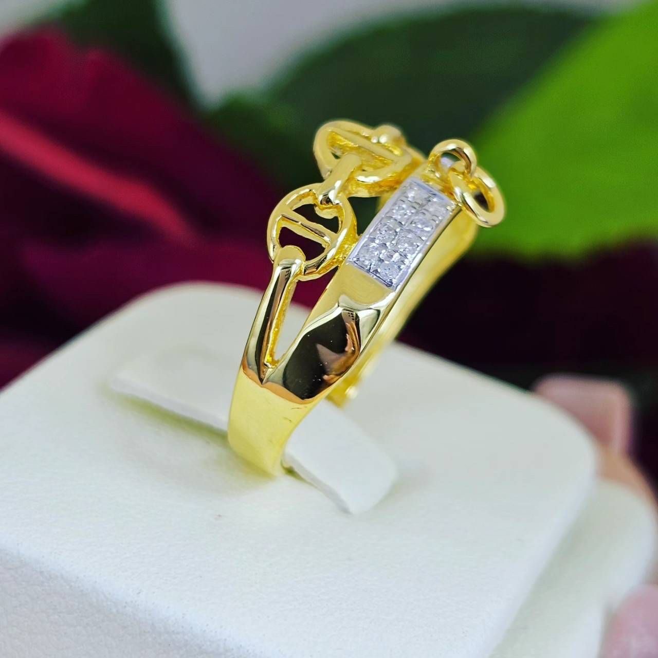 พร้อมส่งและสั่งผลิตแหวนเพชรแท้สไตล์แบรนด์เท่ๆ แหวนแต่งงาน แหวนหมั้น ใส่เที่ยว ออกงาน แหวนทองคำ 9K เพชรกุหลาบแท้ 0.08 กะรัต 16 เม็ด ราคาถูกมาก ส่งฟรี