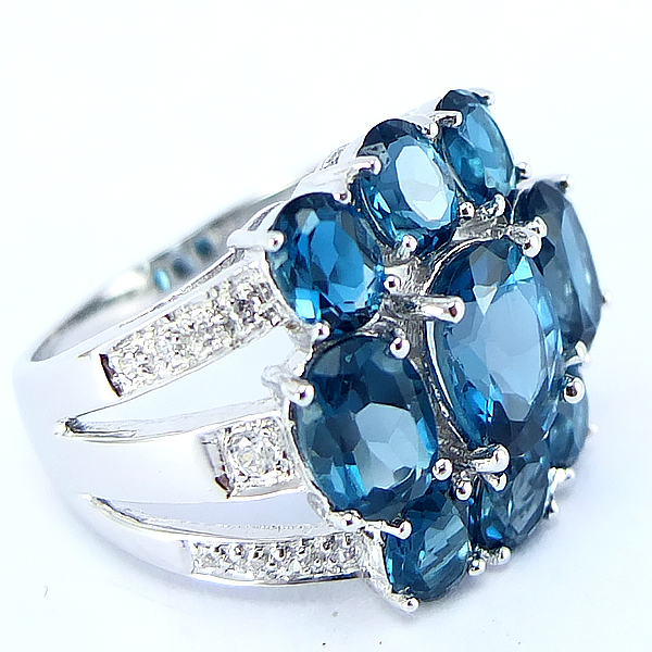 แหวนเงินแท้ราคาถูกชุบทองคำขาว ลอนดอนบลูโทปาซแท้ 8.60 กะรัต เพชรCZ 0.162 กะรัต งานประณีตสวยงาม สั่งผลิตค่ะ