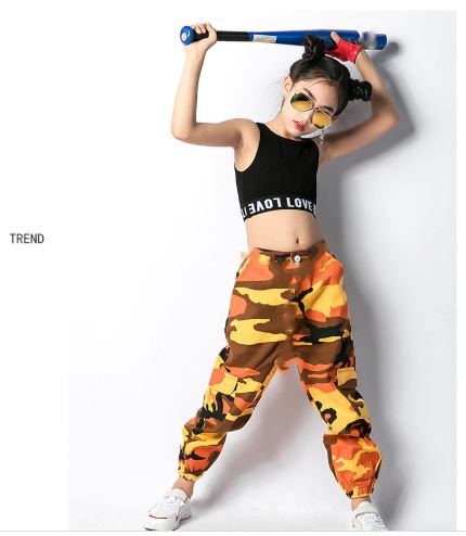 ชุดแดนซ์เซอร์ เสื้อสีดำ-กางเกงลายทหารสีส้ม