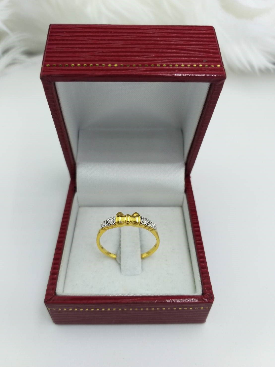 สั่งผลิตเพชรเบลเยี่ยมคัท แหวนแต่งงาน แหวนหมั้น ใส่เที่ยว ออกงาน แหวนทองคำ 18K เพชรแท้ 0.05 กะรัต 2.25 กรัม น้ำ 99 ราคาถูกมาก มีใบรับประกันค่ะ