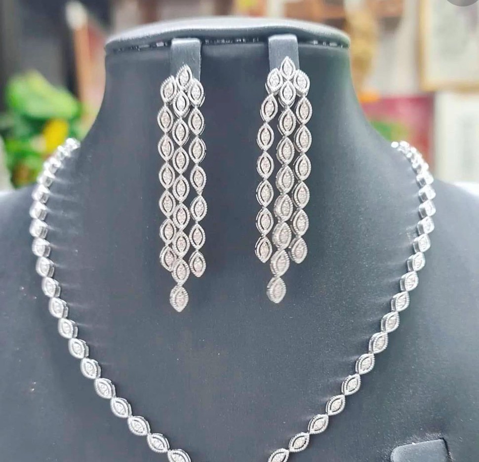 พร้อมส่งและสั่งผลิตต่างหูเพชรแท้ระย้า แต่งงาน หมั้น ใส่เที่ยว ออกงาน ทองคำ 9K เพชรเกสรแท้ 0.50 กะรัต 46 เม็๋ด ราคาถูกมาก ส่งฟรี