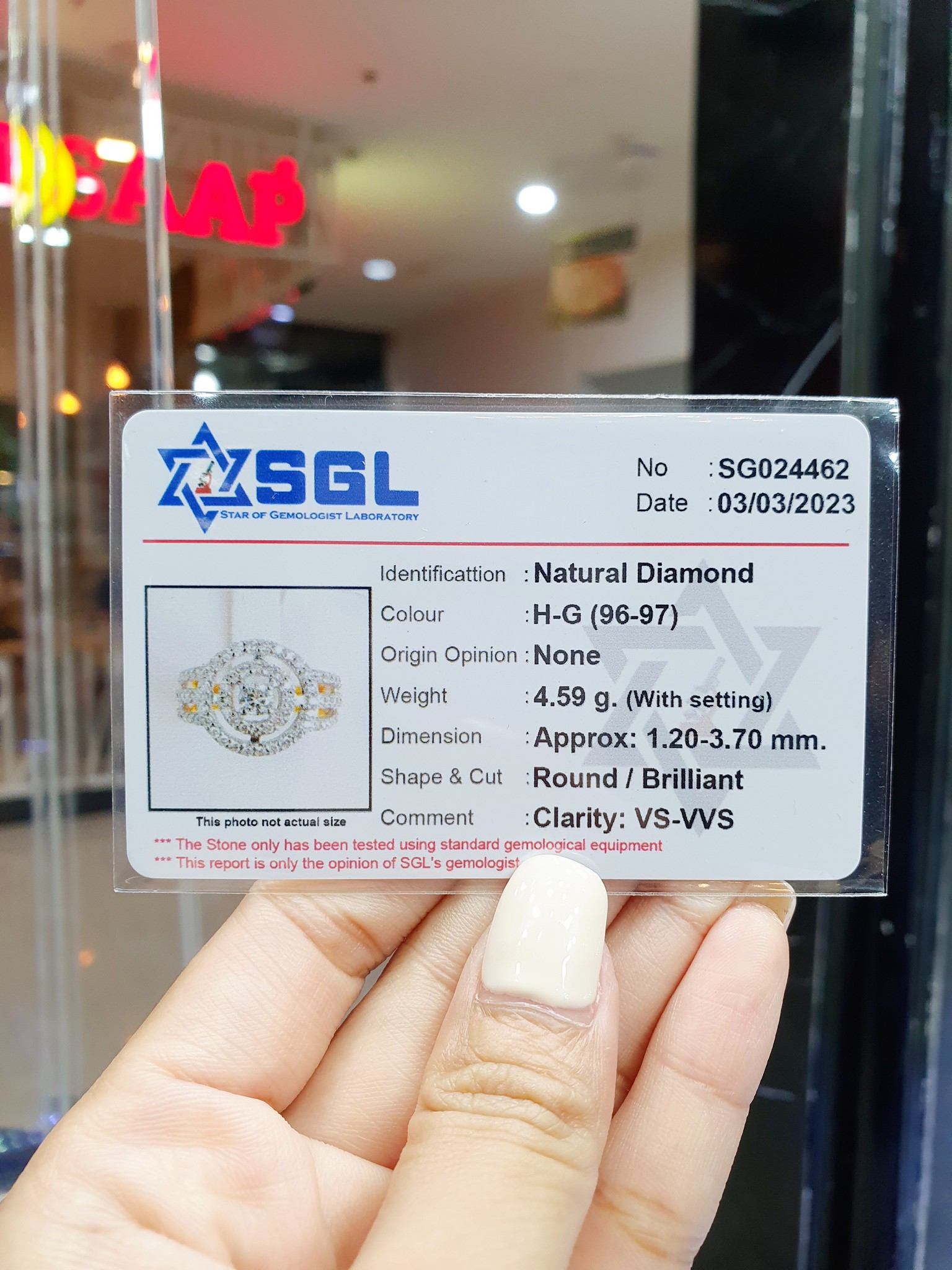 พร้อมส่งและสั่งผลิตแหวนเพชรแท้ชูประดับเพชรบริวารล้อมทรงกลมอีก2ชั้น เพิ่มความโดดเด่น แหวนแต่งงาน แหวนหมั้น ใส่เที่ยว ออกงาน แหวนทองคำ 18K เพชรเบลเยี่ยมแท้ 0.86 กะรัต 73 เม็ด ราคาถูกมาก ส่งฟรี