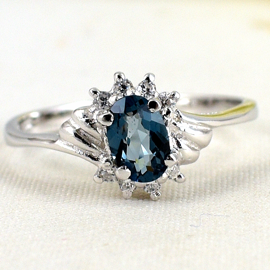 แหวนเงินแท้ราคาถูกชุบทองคำขาว ลอนดอนบลูโทปาซแท้ 0.55 กะรัต เพชรCZ 0.20 กะรัต งานประณีตสวยงาม สั่งผลิตค่ะ