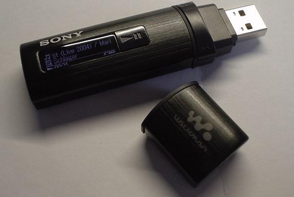 Sony เครื่องเล่น MP3 Walkman 4GB รุ่น NWZ-B183F สีดำ