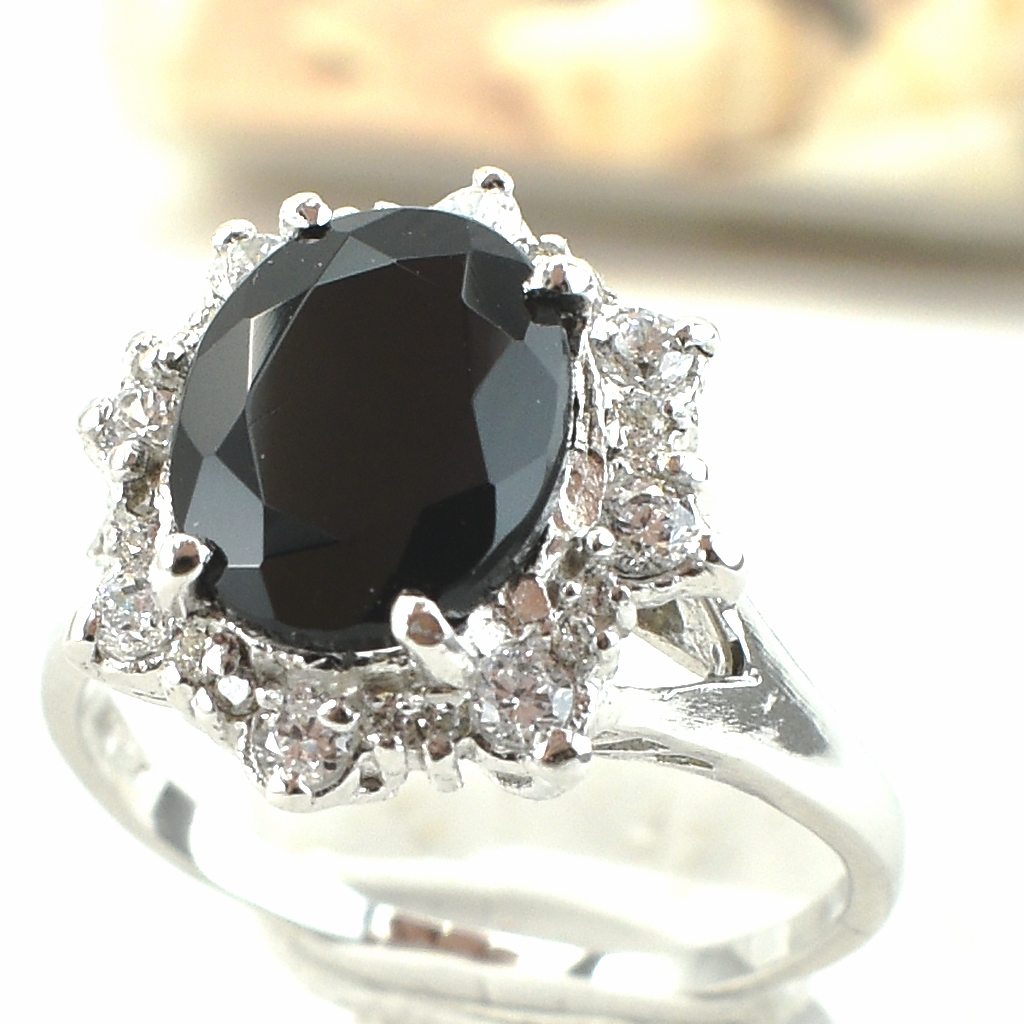 แหวนเงินแท้ราคาถูกชุบทองคำขาว นิลแท้ 2.50 กะรัต เพชรCZ 0.352 กะรัต งานประณีตสวยงาม สั่งผลิตค่ะ