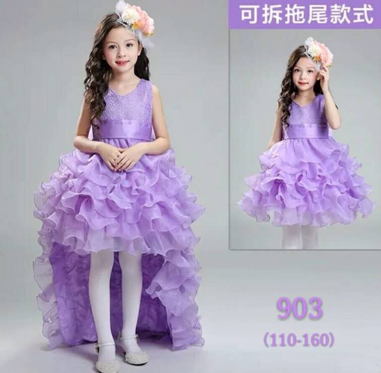 ชุดออกงาน เดรสสีแดง หางปลายาว