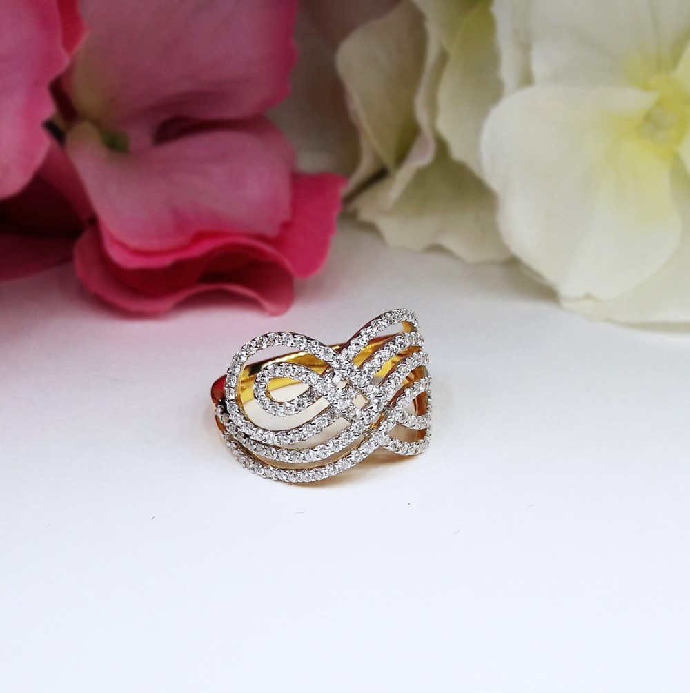 สั่งผลิตเพชรเบลเยี่ยมคัท แหวนแต่งงาน แหวนหมั้น ใส่เที่ยว ออกงาน แหวนทองคำ 18K เพชรแท้ 0.80 กะรัต 6.77 กรัม น้ำ 99 ราคาถูกมาก มีใบรับประกันค่ะ