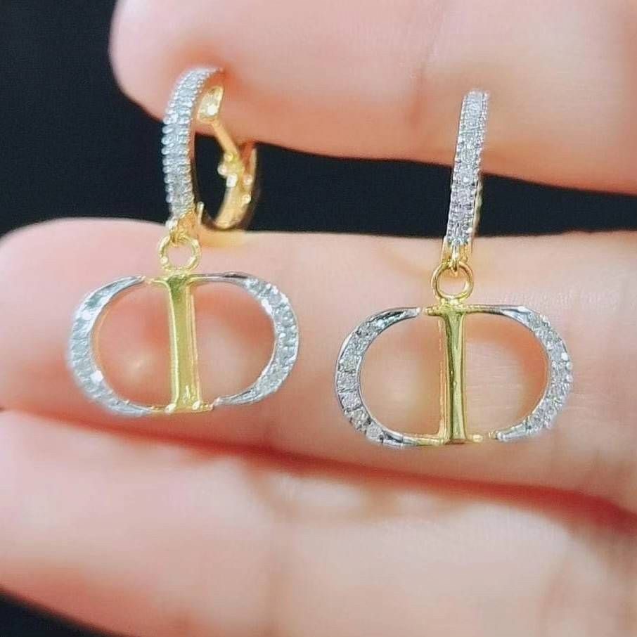 พร้อมส่งและสั่งผลิตต่างหูเพชรแท้แบรนด์CD แต่งงาน หมั้น ใส่เที่ยว ออกงาน ทองคำ 9K เพชรกุหลาบแท้ 0.25 กะรัต 48 เม็๋ด ราคาถูกมาก ส่งฟรี