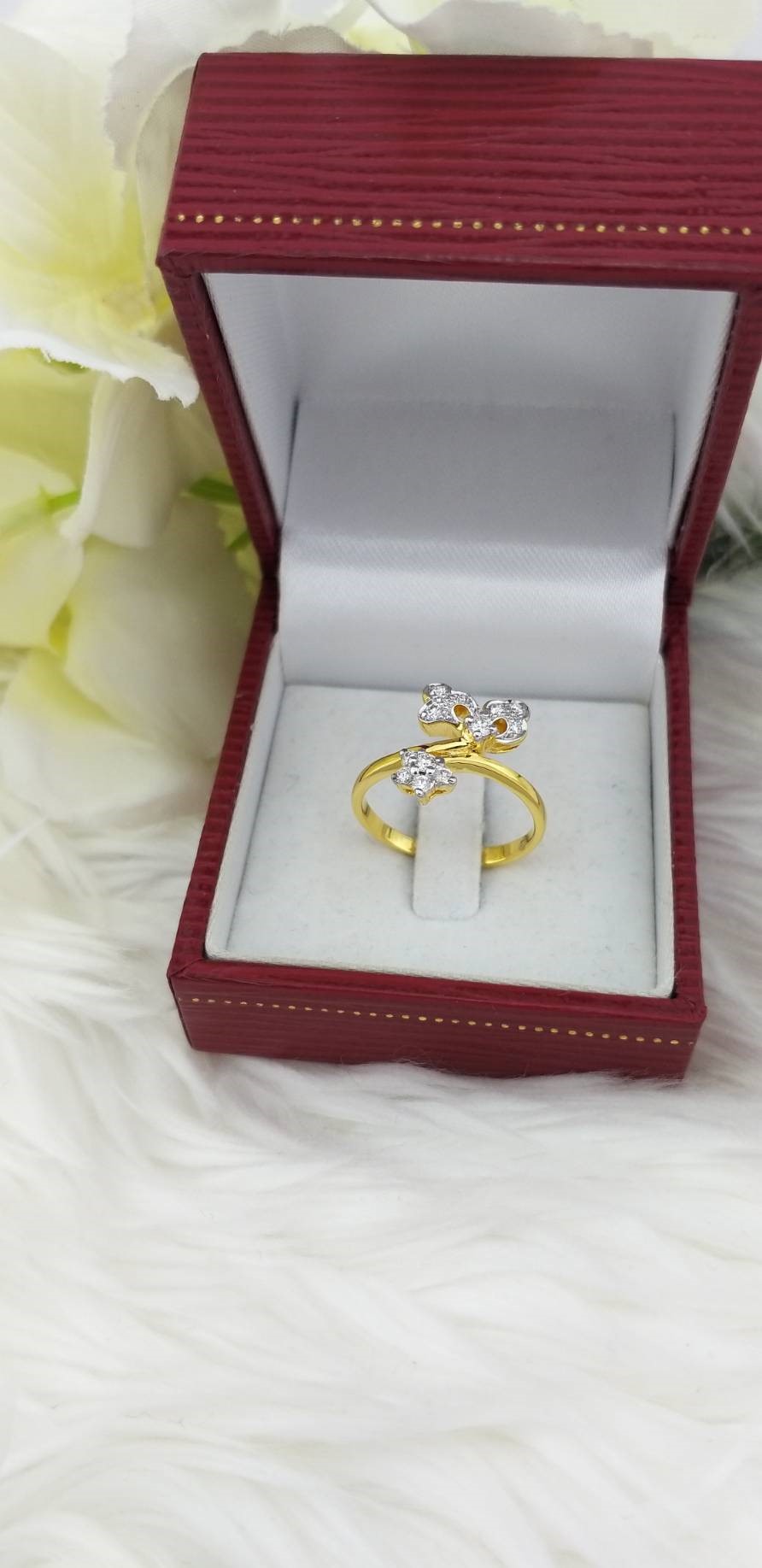 สั่งผลิตเพชรเบลเยี่ยมคัท แหวนแต่งงาน แหวนหมั้น ใส่เที่ยว ออกงาน แหวนทองคำ 18K เพชรแท้ 0.26 กะรัต 3.04 กรัม น้ำ 99 ราคาถูกมาก มีใบรับประกันค่ะ