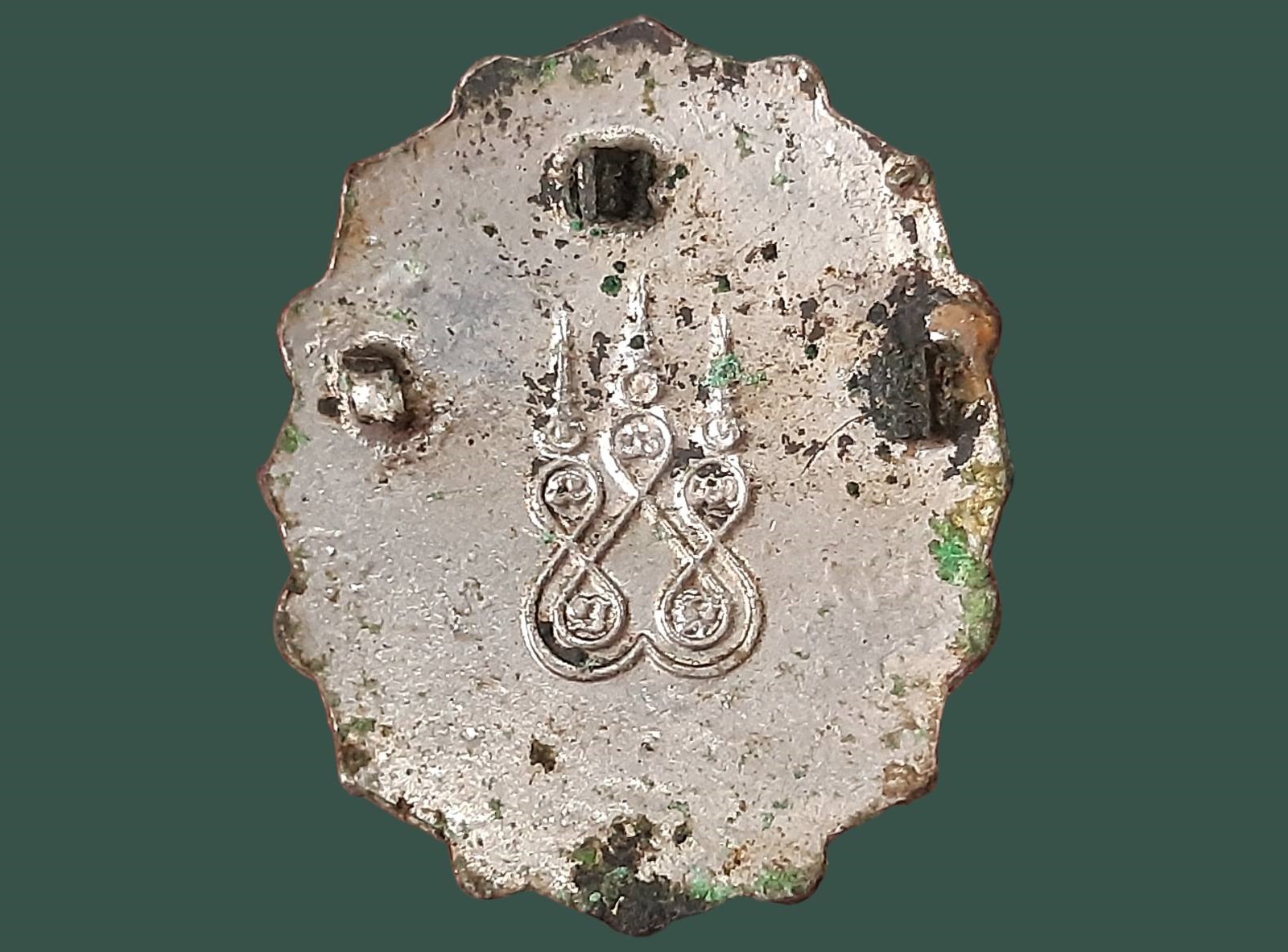 เข็มกลัด รัชกาลที่ 5 หลังยันต์ 5 เข็มหลุดหาย