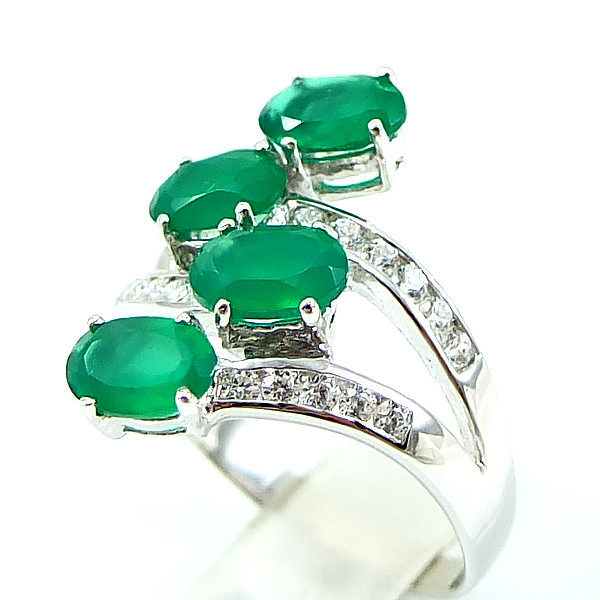 แหวนเงินแท้ราคาถูกชุบทองคำขาว พลอยแท้กรีนอะเกท 1.60 กะรัต เพชรCZ 0.33 กะรัต งานประณีตสวยงาม สั่งผลิตค่ะ