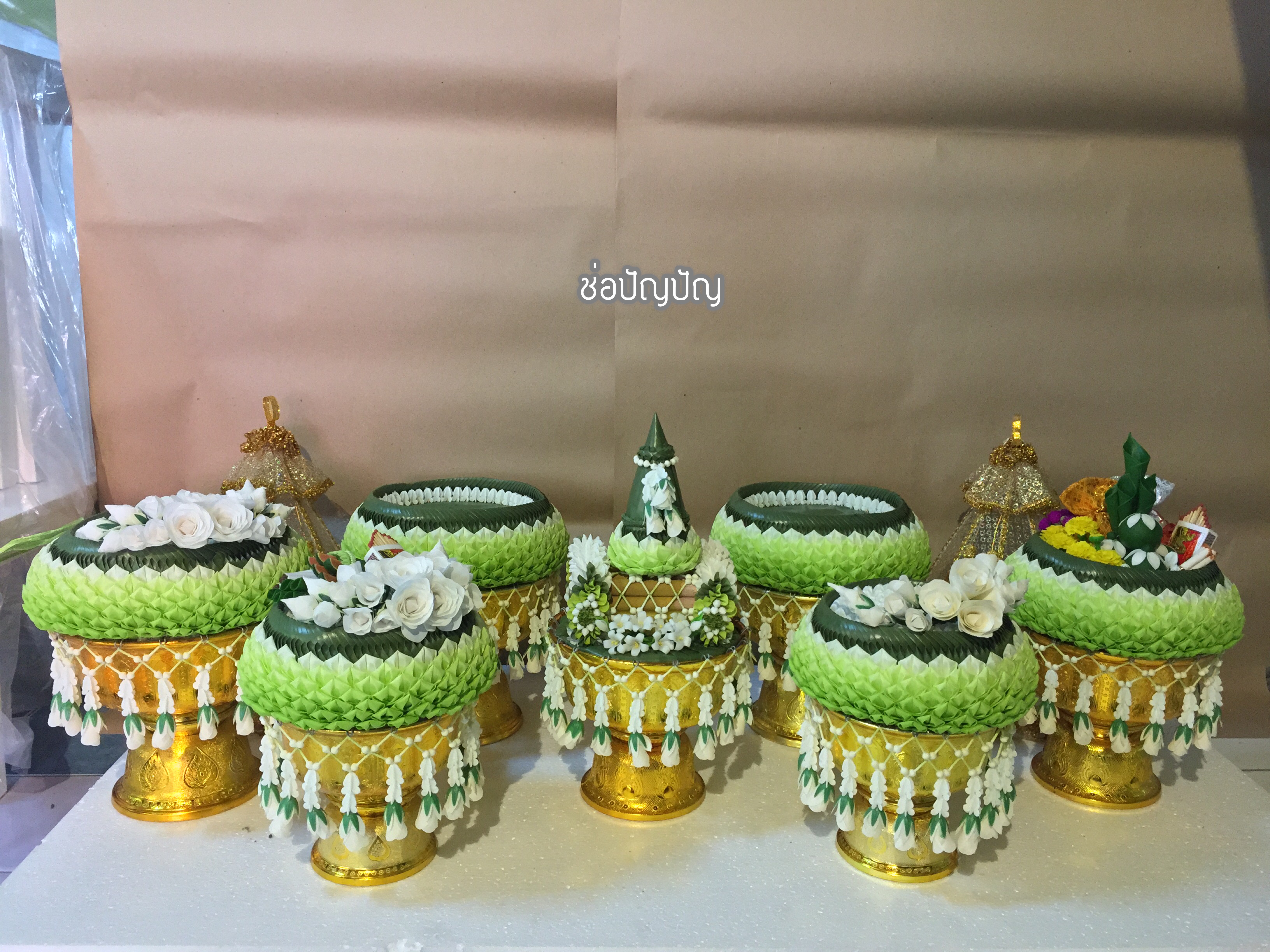 ขันหมากผ้า โทนขาวเขียว (7พานฝาชี1คู่)