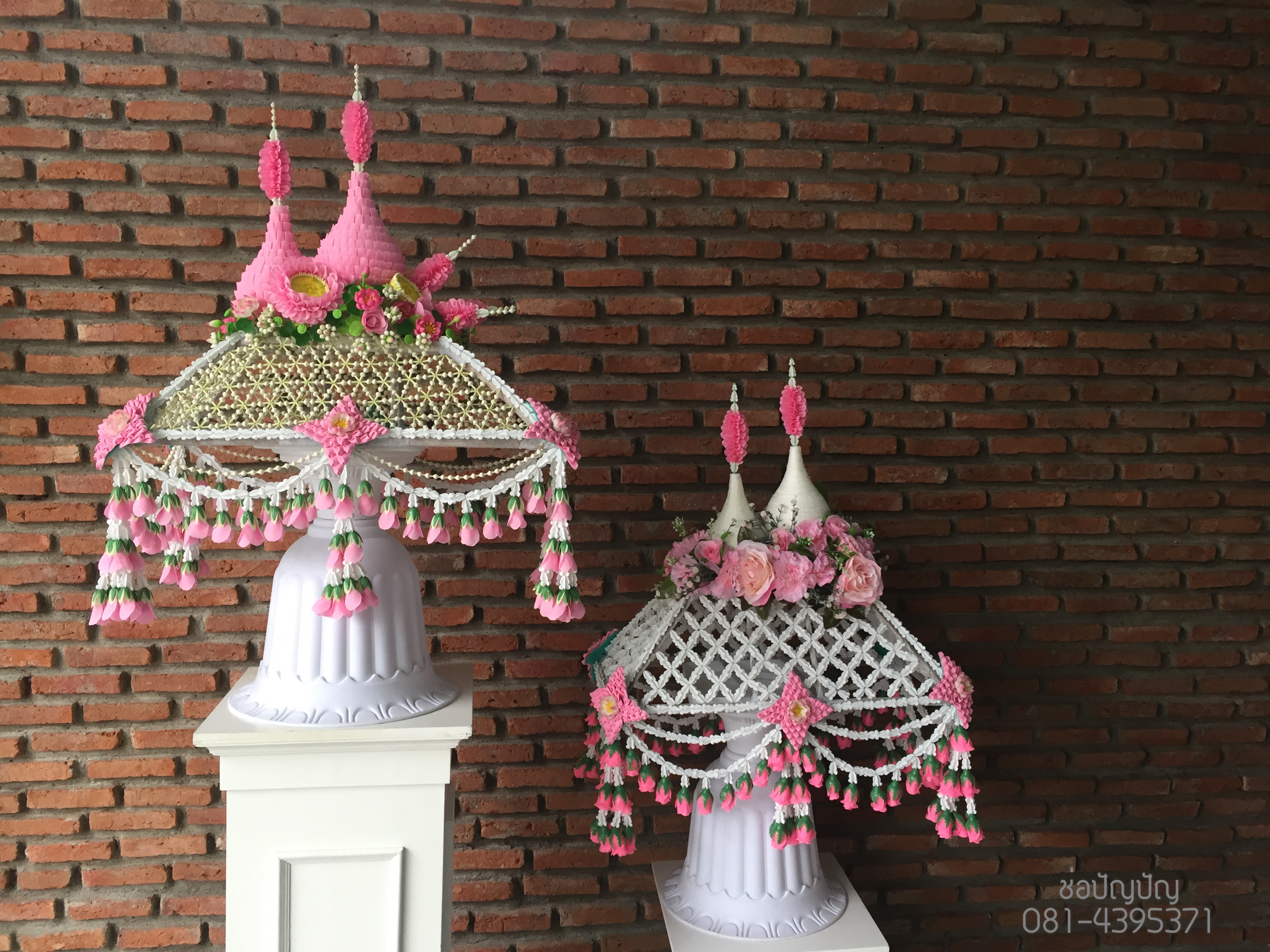 ที่คลุมผ้าไตรดอกไม้ประดิษฐ์
