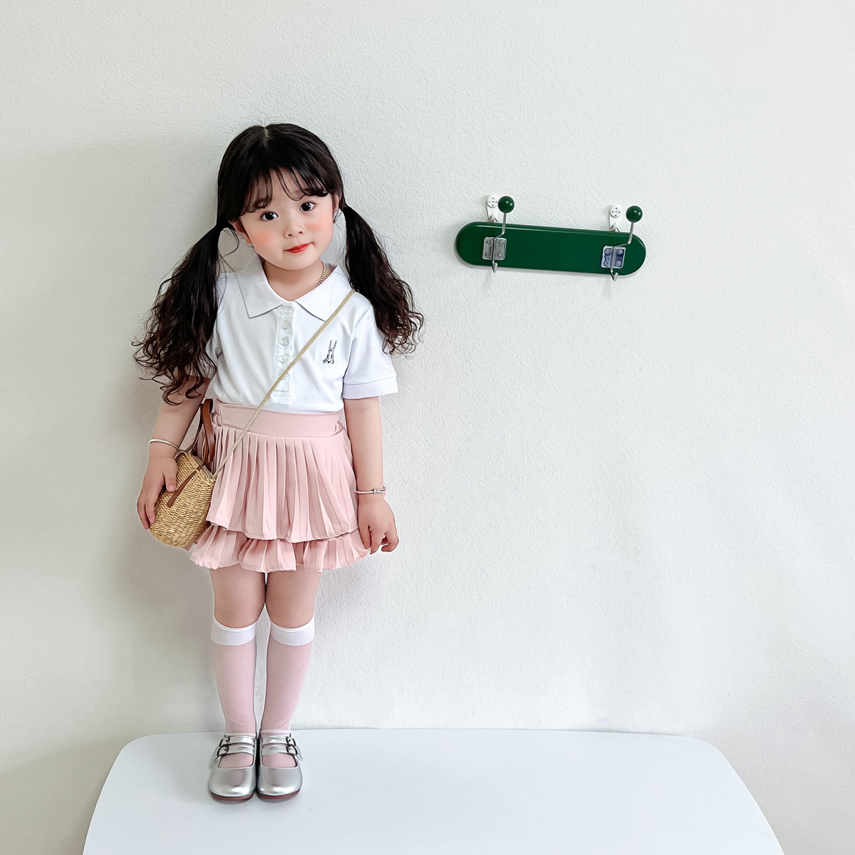 friendly4kid พร้อมส่ง กระโปรง เด็กอัดพลีท ทรงสั้น มีซับในกางเกง ลายพื้น เกรดคุณภาพ แบบสั้น พองฟู