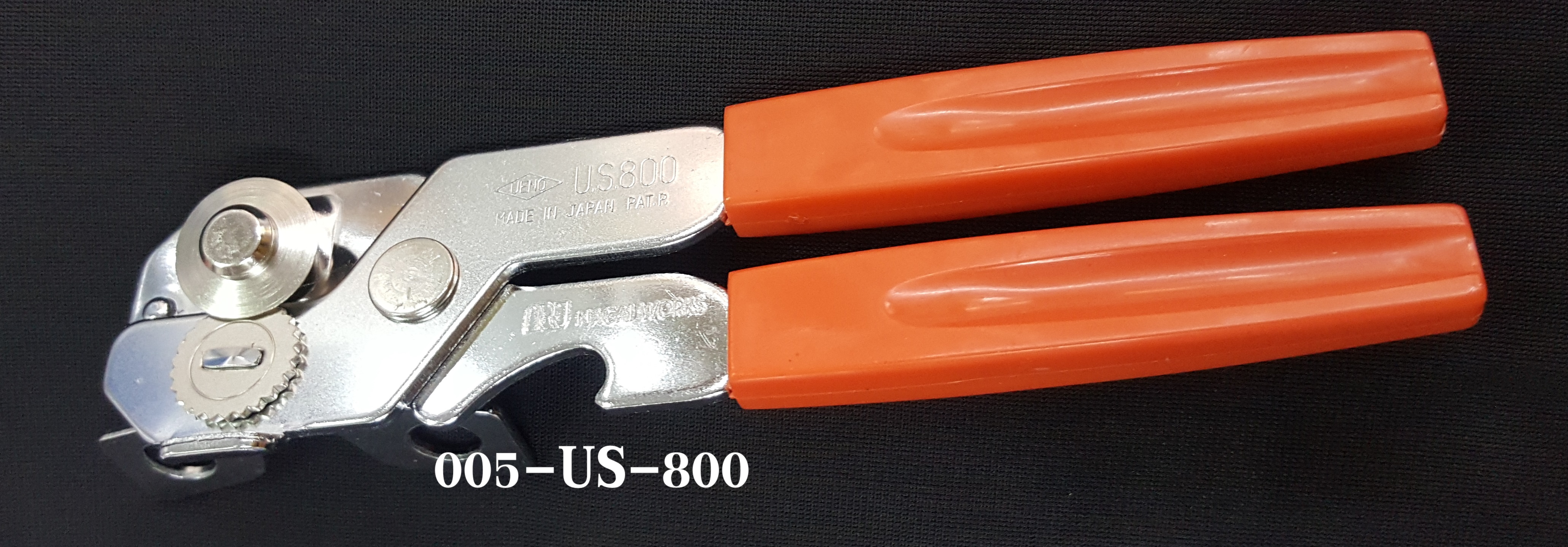 ที่เปิดกระป๋องแบบหมุน-อย่างดี นำเข้าญี่ปุ่น ด้ามสี 005-us-800 Open cans of rotation very nice imports Japanese handle color.
