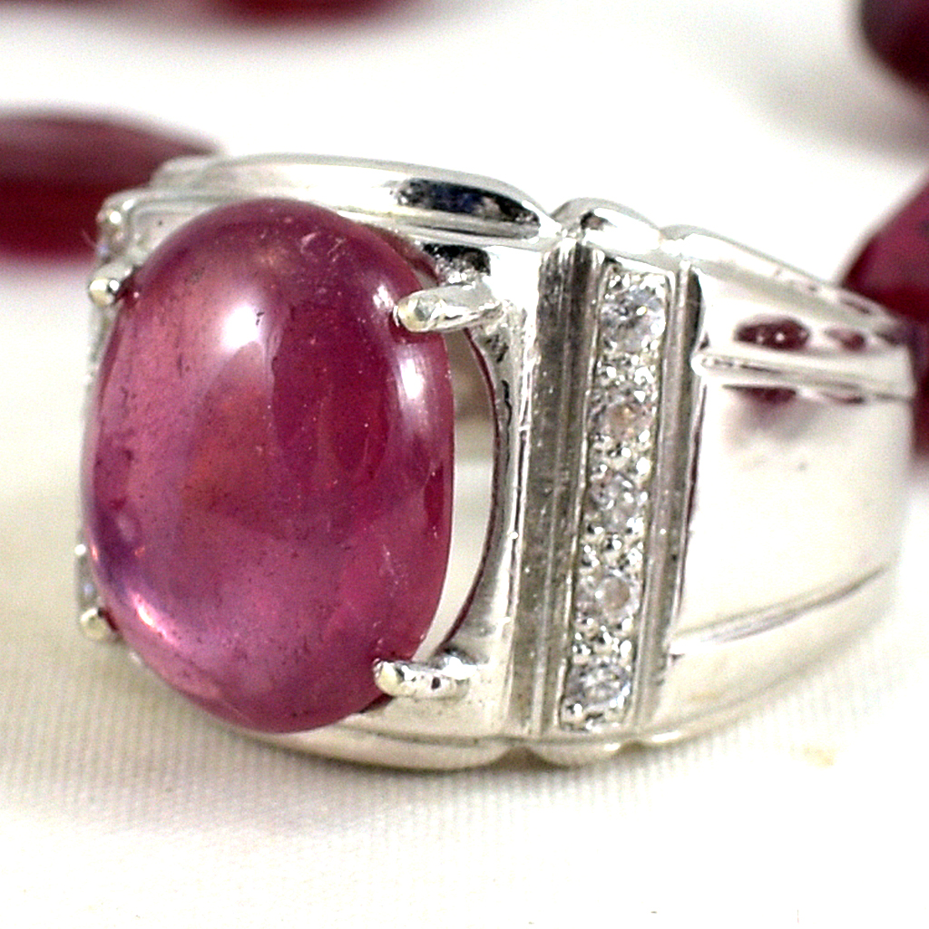 แหวนเงินแท้ราคาถูกชุบทองคำขาว พลอยแท้ทับทิม 9.10 กะรัต เพชรCZ 0.25 กะรัต งานประณีตสวยงาม สั่งผลิตค่ะ