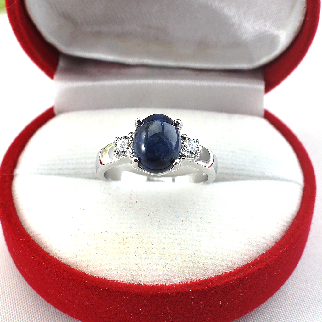 แหวนเงินแท้ราคาถูกชุบทองคำขาว ไพลินแท้ 2.25 กะรัต เพชรCZ 0.20 กะรัต งานประณีตสวยงาม สั่งผลิตค่ะ