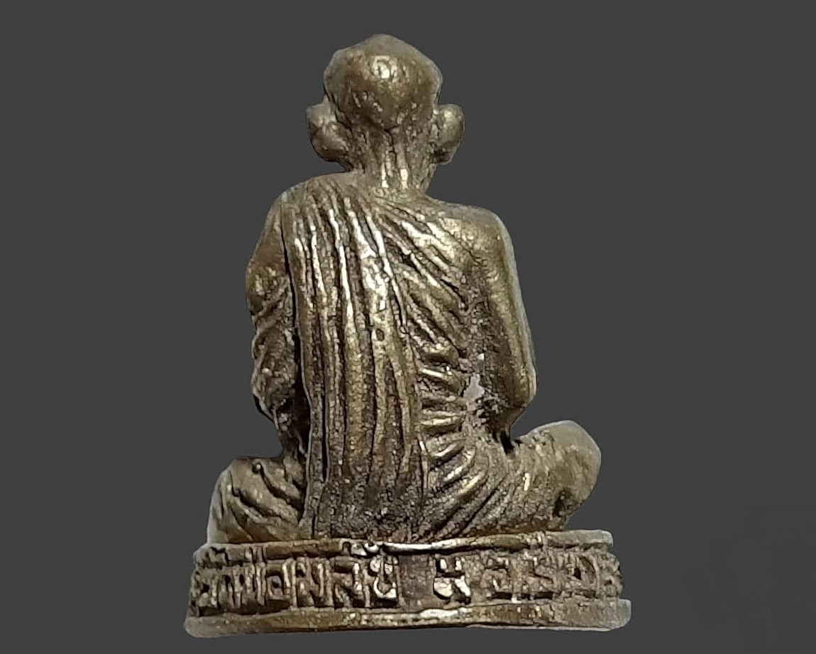 รูปเหมือนหล่อ หลวงพ่อเคลือบ วัดบ่อพลับ จ.นครสวรรค์