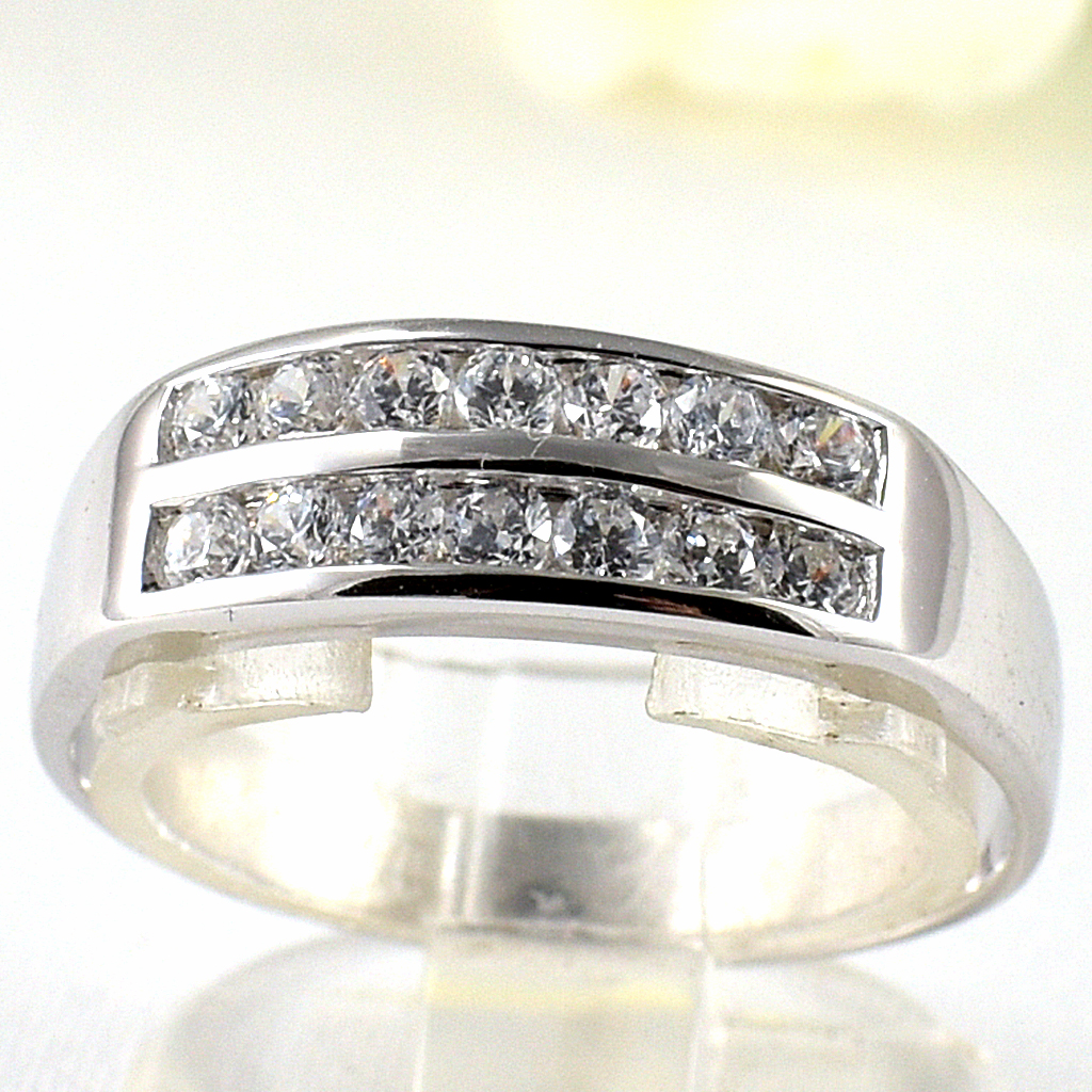 แหวนเงินแท้ราคาถูกชุบทองคำขาว เพชรCZแท้ 0.28 กะรัต งานประณีตสวยงาม สั่งผลิตค่ะ