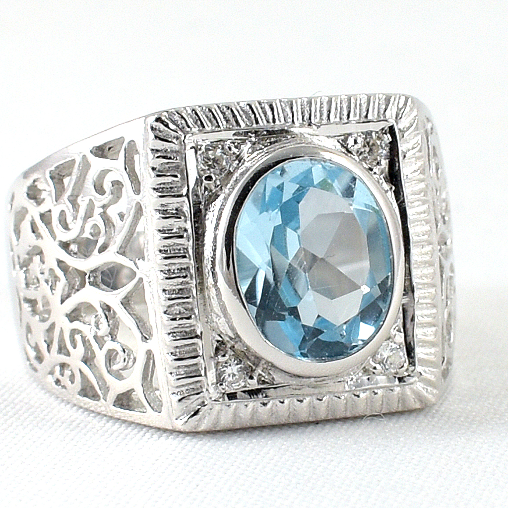 แหวนเงินแท้ราคาถูกชุบทองคำขาว สกายบลูโทปาซแท้ 2.29 กะรัต เพชรCZ 0.06 กะรัต งานประณีตสวยงาม สั่งผลิตค่ะ