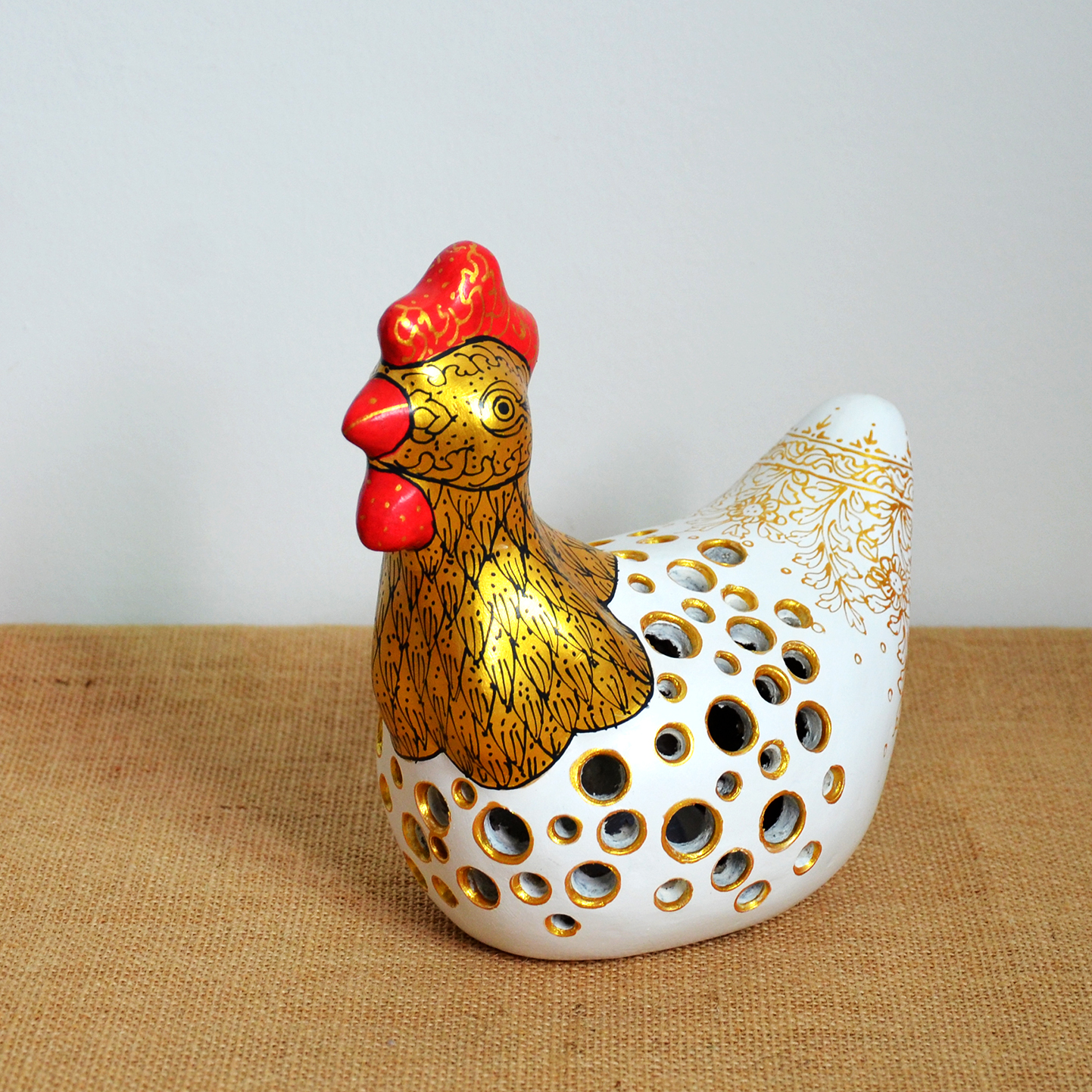 โคมไฟไก่นำโชค ขาวทอง