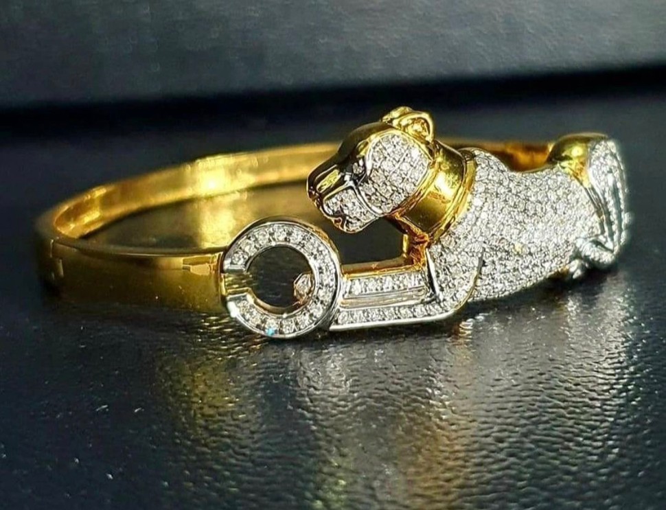 พร้อมส่งและสั่งผลิตกำไลทองเพชรแท้เสือ แสดงถึงความมีอำนาจ บารมี มีโชคลาภ มั่งมี มั่นคง มีเงินมีทอง แต่งงาน หมั้น ใส่เที่ยว ออกงาน ทองคำ 9K เพชรกุหลาบแท้ 0.70 กะรัต 210 เม็ด ราคาถูกมาก ส่งฟรี