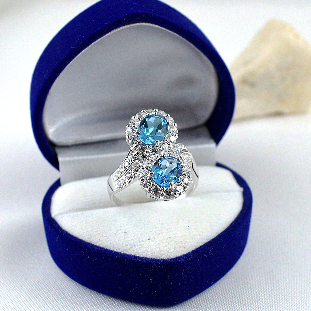 แหวนเงินแท้ราคาถูกชุบทองคำขาว สวิสบลูโทปาซแท้ 3.70 กะรัต เพชรCZ 1.23 กะรัต งานประณีตสวยงาม สั่งผลิตค่ะ