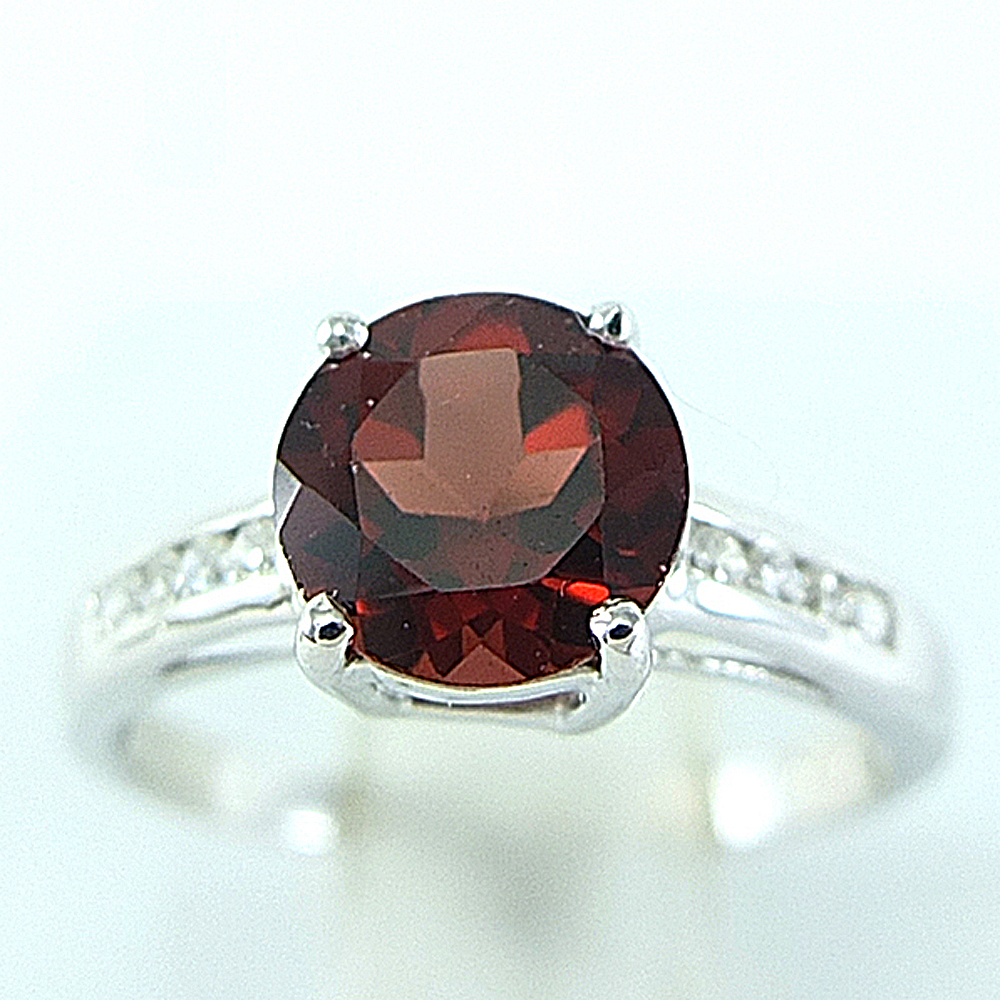 แหวนเงินแท้ราคาถูกชุบทองคำขาว พลอยแท้โกเมน 1.65 กะรัต เพชรCZ 0.08 กะรัต งานประณีตสวยงาม สั่งผลิตค่ะ